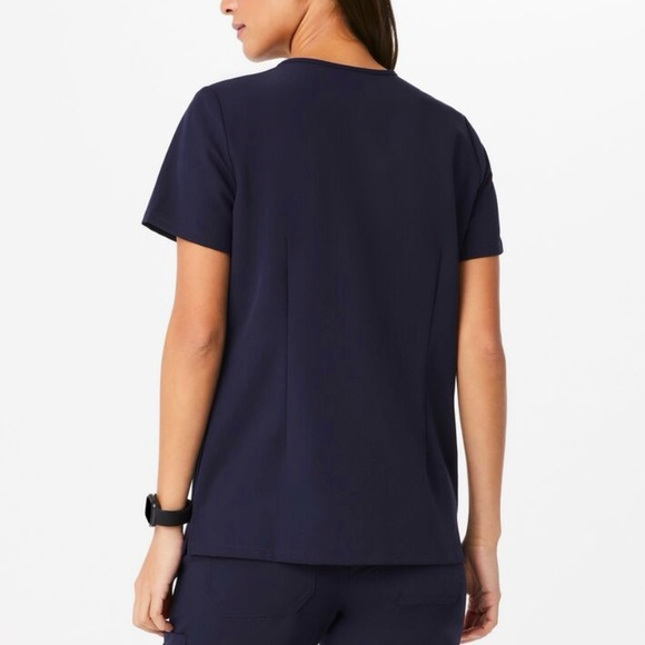FIGS Scrub Top - Casma, Three-Pocket - Technical Collection - Picture 4 of 5